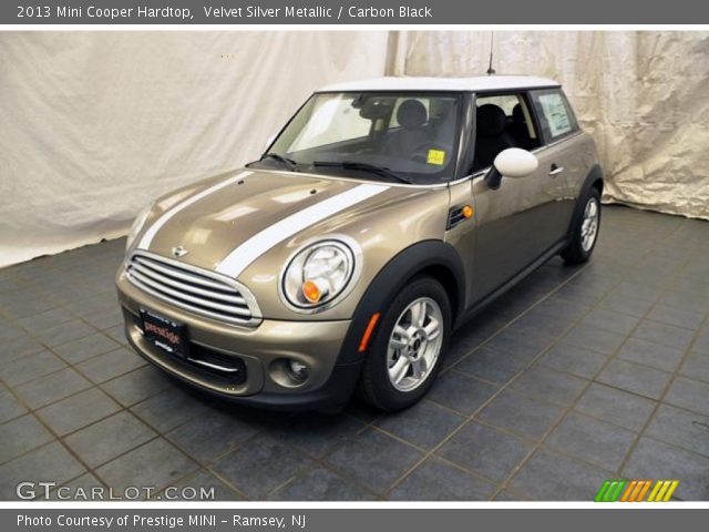 2013 Mini Cooper Hardtop in Velvet Silver Metallic