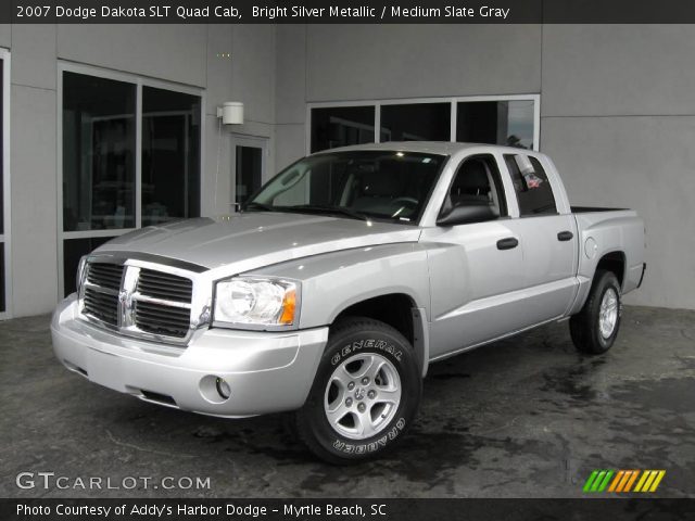 2007 Dodge Dakota SLT Quad Cab in Bright Silver Metallic