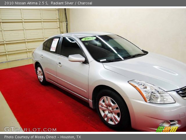 2010 Nissan Altima 2.5 S in Radiant Silver