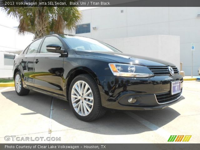 2013 Volkswagen Jetta SEL Sedan in Black Uni