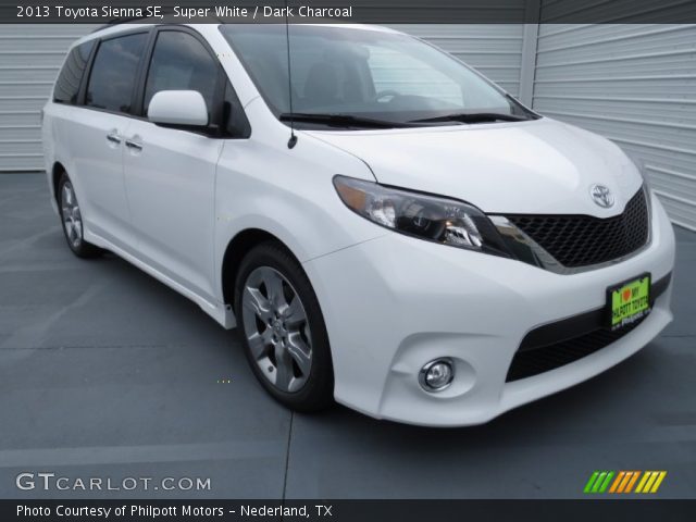 2013 Toyota Sienna SE in Super White