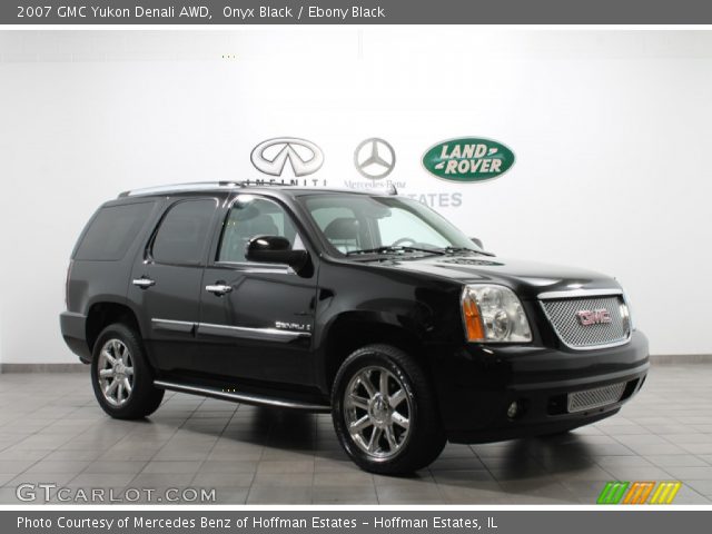 2007 GMC Yukon Denali AWD in Onyx Black