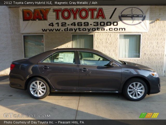 2012 Toyota Camry Hybrid XLE in Magnetic Gray Metallic