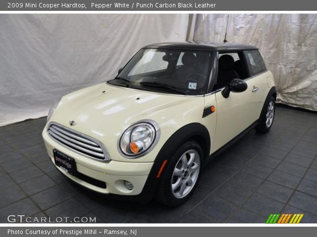 2009 Mini Cooper Hardtop in Pepper White