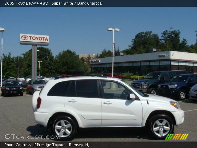 2005 Toyota RAV4 4WD in Super White