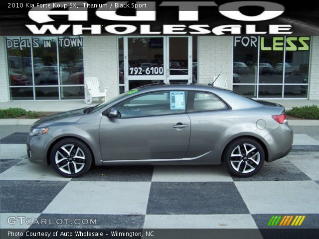 2010 Kia Forte Koup SX in Titanium