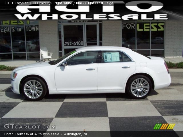 2011 Chrysler 300 Limited in Bright White