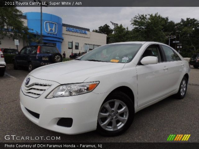 2011 Toyota Camry LE in Super White