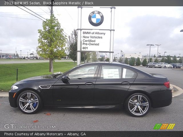2013 BMW M5 Sedan in Black Sapphire Metallic