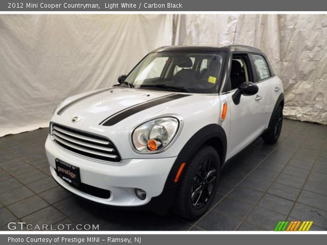 2012 Mini Cooper Countryman in Light White