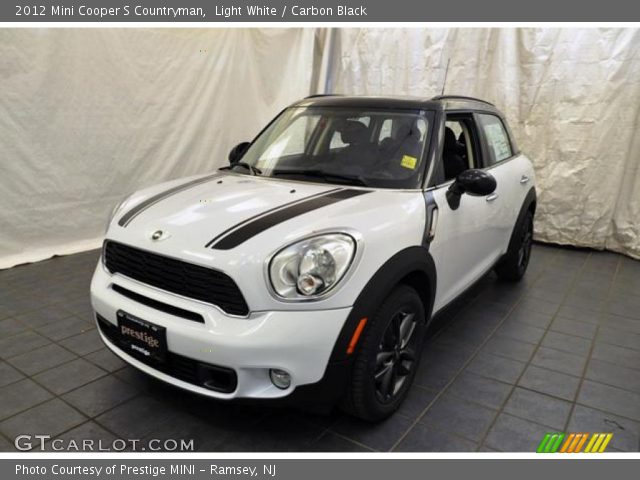 2012 Mini Cooper S Countryman in Light White
