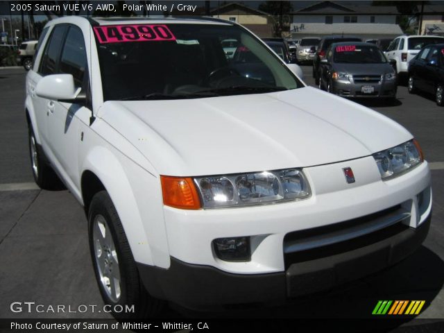 2005 Saturn VUE V6 AWD in Polar White