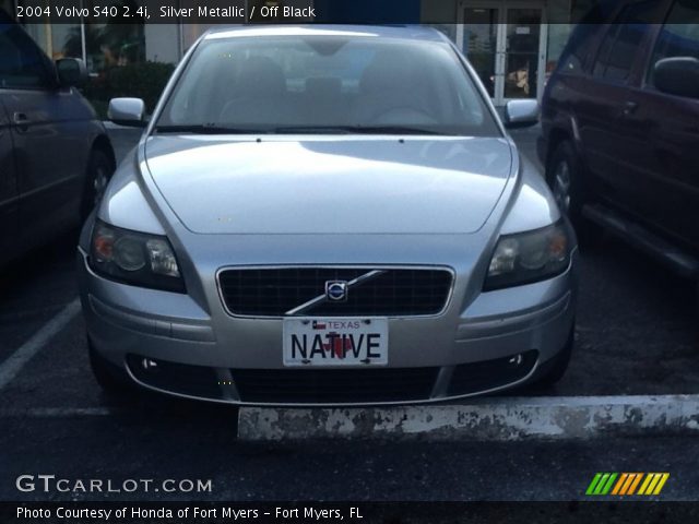 2004 Volvo S40 2.4i in Silver Metallic