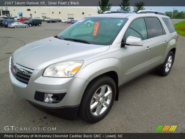 2007 Saturn Outlook XR in Silver Pearl