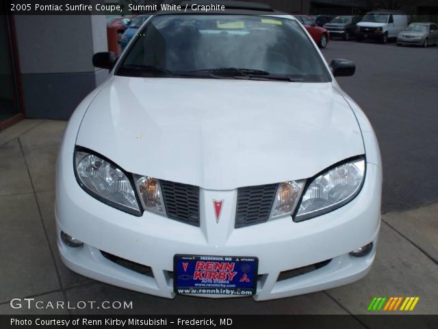 2005 Pontiac Sunfire Coupe in Summit White