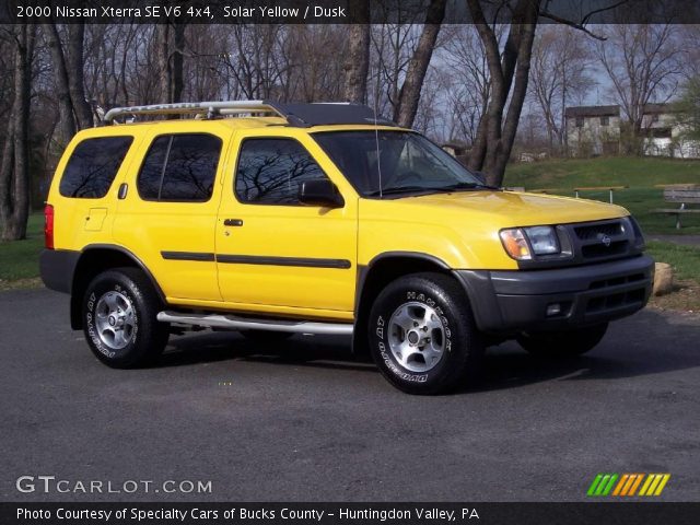 2000 Nissan Xterra SE V6 4x4 in Solar Yellow