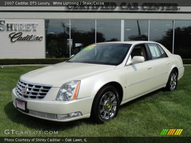 2007 Cadillac DTS Luxury in White Lightning