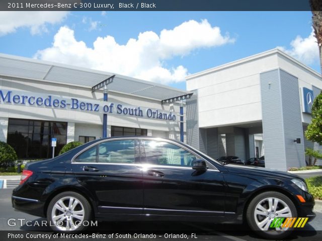 2011 Mercedes-Benz C 300 Luxury in Black