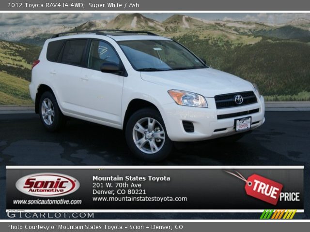 2012 Toyota RAV4 I4 4WD in Super White