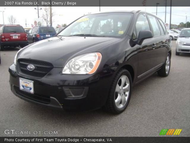 2007 Kia Rondo LX in Black Cherry