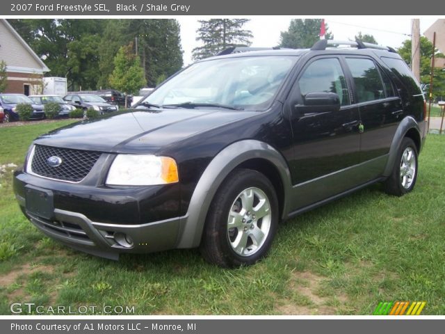 2007 Ford Freestyle SEL in Black