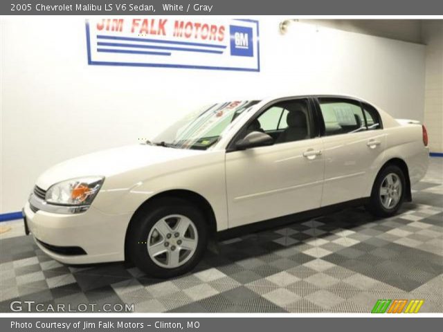 2005 Chevrolet Malibu LS V6 Sedan in White