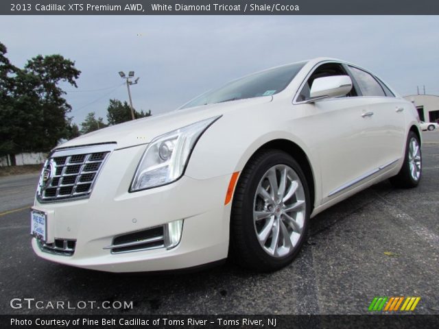 2013 Cadillac XTS Premium AWD in White Diamond Tricoat