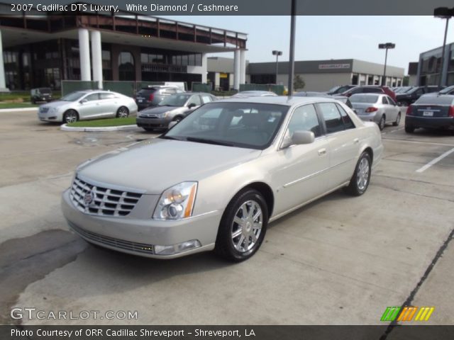 2007 Cadillac DTS Luxury in White Diamond