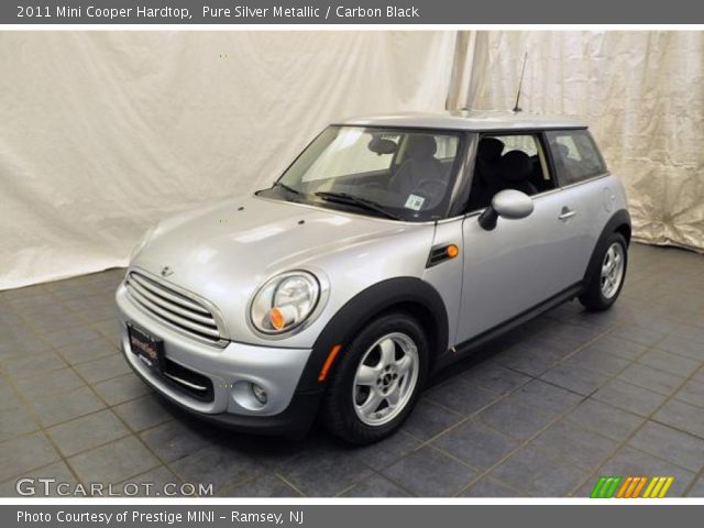 2011 Mini Cooper Hardtop in Pure Silver Metallic