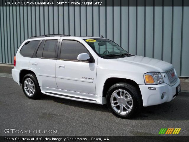 2007 GMC Envoy Denali 4x4 in Summit White