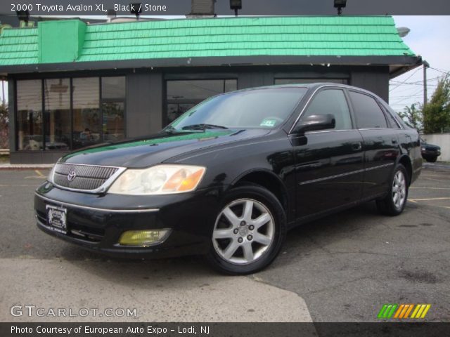 2000 Toyota Avalon XL in Black