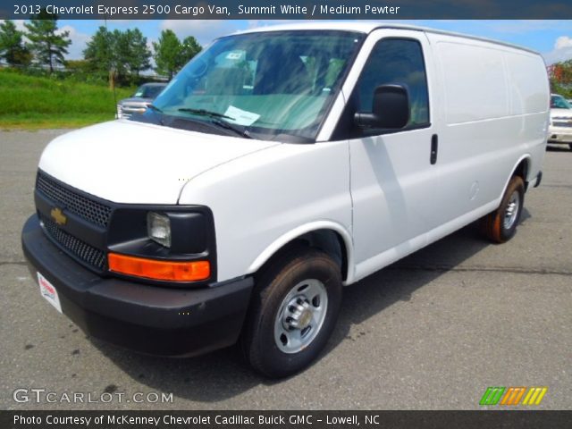 2013 Chevrolet Express 2500 Cargo Van in Summit White