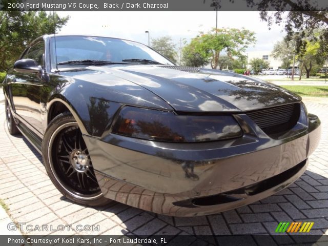2000 Ford Mustang V6 Coupe in Black
