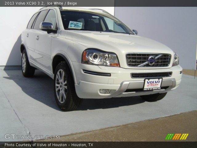2013 Volvo XC90 3.2 in Ice White