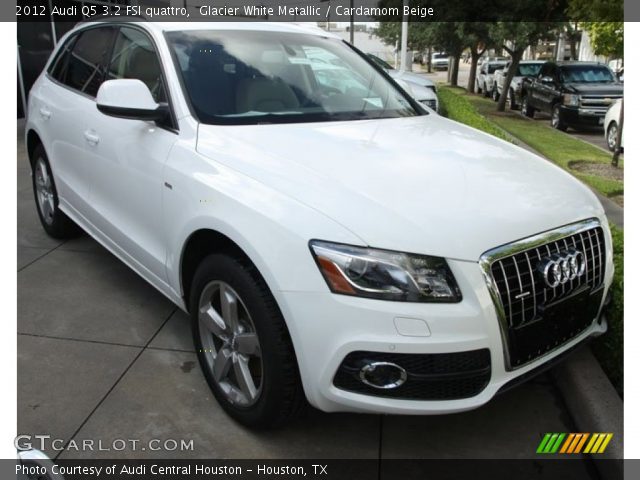 2012 Audi Q5 3.2 FSI quattro in Glacier White Metallic