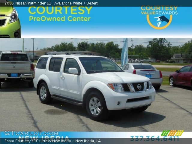 2005 Nissan Pathfinder LE in Avalanche White