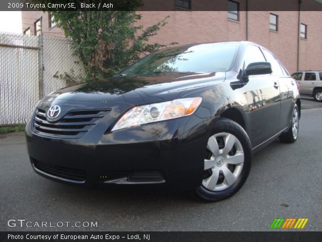 2009 Toyota Camry SE in Black