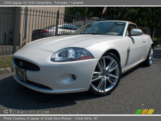 2009 Jaguar XK XK8 Convertible in Porcelain