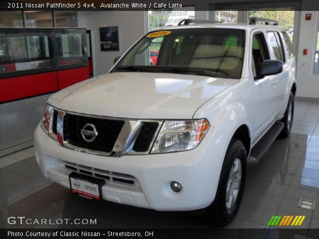 2011 Nissan Pathfinder S 4x4 in Avalanche White