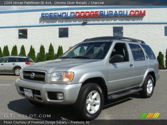 2004 Nissan Pathfinder SE 4x4 in Chrome Silver Metallic