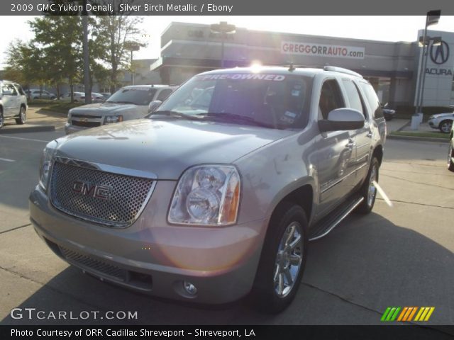 2009 GMC Yukon Denali in Silver Birch Metallic