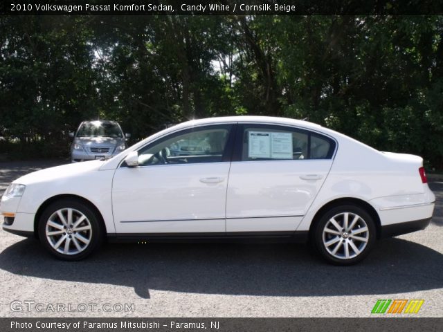 2010 Volkswagen Passat Komfort Sedan in Candy White