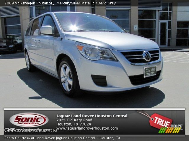 2009 Volkswagen Routan SE in Mercury Sliver Metallic