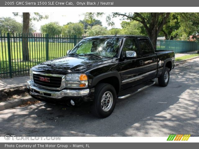 2005 GMC Sierra 1500 SLE Crew Cab in Onyx Black