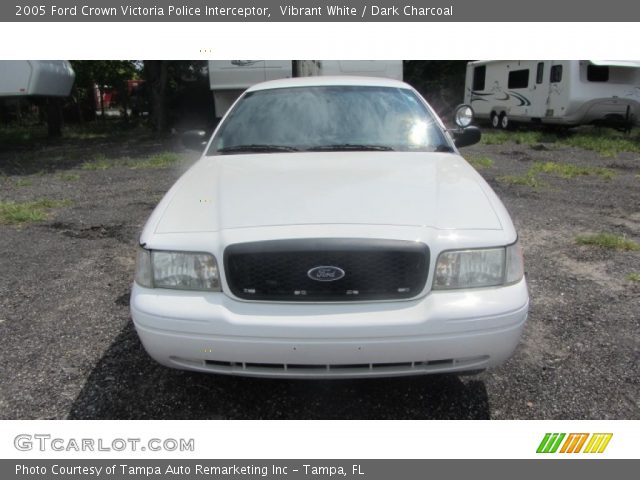 2005 Ford Crown Victoria Police Interceptor in Vibrant White
