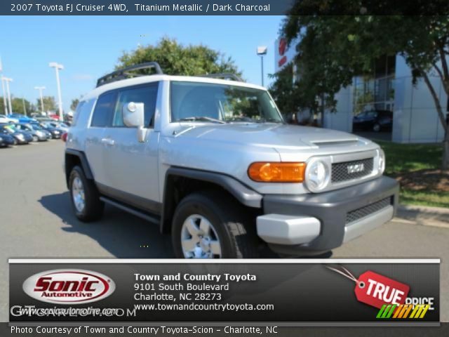 2007 Toyota FJ Cruiser 4WD in Titanium Metallic