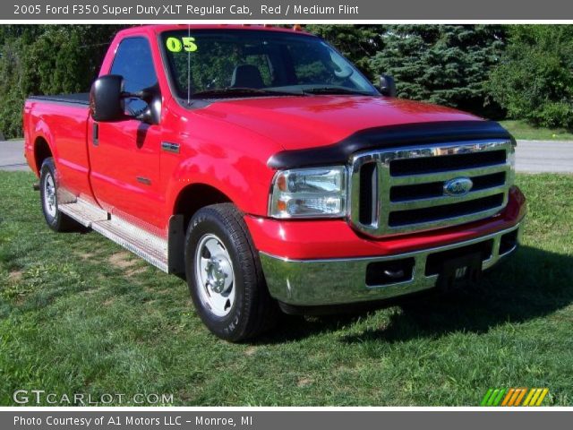 2005 Ford F350 Super Duty XLT Regular Cab in Red