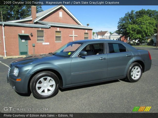 2005 Chrysler 300 Touring in Magnesium Pearl