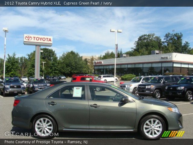 2012 Toyota Camry Hybrid XLE in Cypress Green Pearl