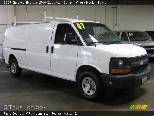 2007 Chevrolet Express 2500 Cargo Van in Summit White